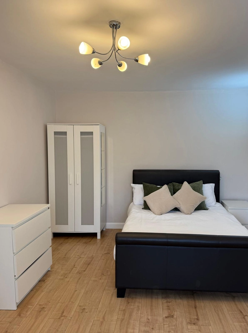 Middleton Boulevard: 4 Bedroom Student (Jubilee) NG8 1FX - Thumbnail 5